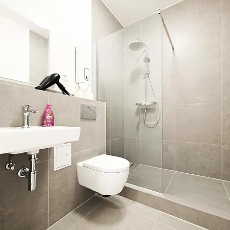 Apartment Tolstov - 3 - Kitchen - Dining - Terrace - 25 Min To Messe Dus Düsseldorf