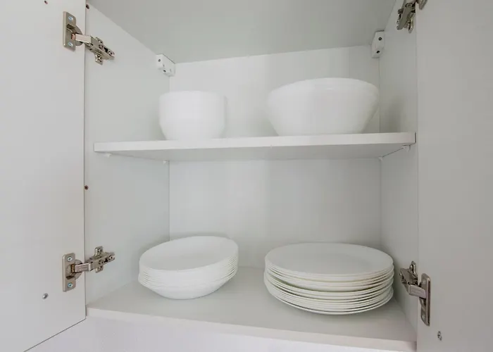 Tolstov - 3 - Kitchen - Dining - Terrace - 25 Min To Messe Dus Appartement *