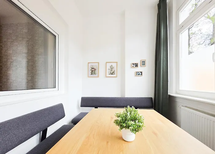 Tolstov - 3 - Kitchen - Dining - Terrace - 25 Min To Messe Dus