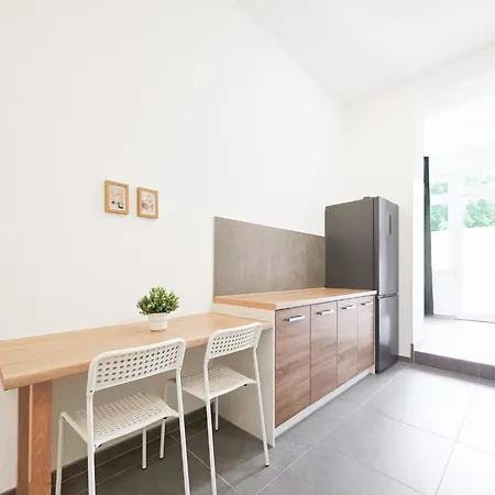 Apartmán Tolstov - 3 - Kitchen - Dining - Terrace - 25 Min To Messe Dus
